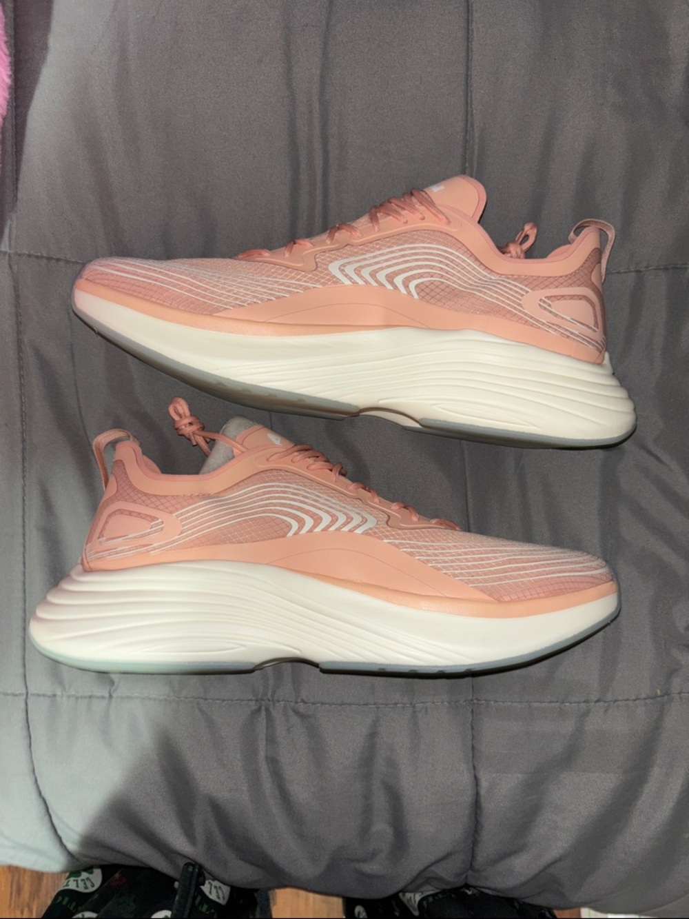 APL Men’s Blush/ivory size 12
